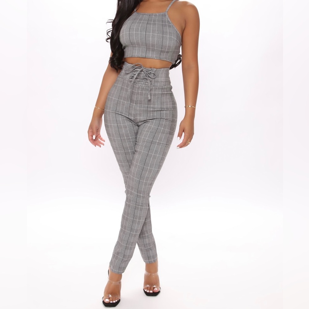 2 Pcs high waist pants / crop top